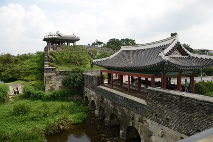 Hwahongmun Gate1